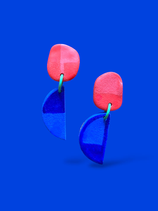 Aretes media luna rojo y azul